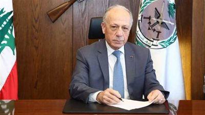  وزير الدفاع اللبناني يقرر تجميد تراخيص حمل الأسلحة بالأراضي اللبنانية