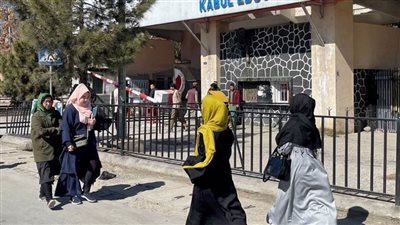 رابطة العالم الإسلامي تستنكر قرار منع النساء والفتيات الأفغانيات من حق التعليم الجامعي