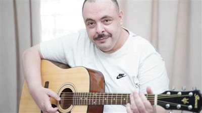 سعد الغيطاني ينتهي من أغنية 