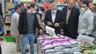 محافظ القليوبية يتابع توافر السلع وإعلان الأسعار بمدينتي شبين والخانكة