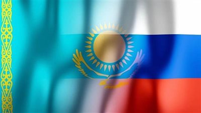 السفير الكازاخي لدى روسيا يدعو للتعاون الثنائي في حل المشاكل البيئية وإزالة الكربون