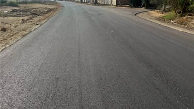 الانتهاء من رصف طريق الخريجين بطول 13 كم بمركز سمالوط بالمنيا.. صور