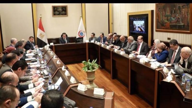 اجتماع وزير الصحة