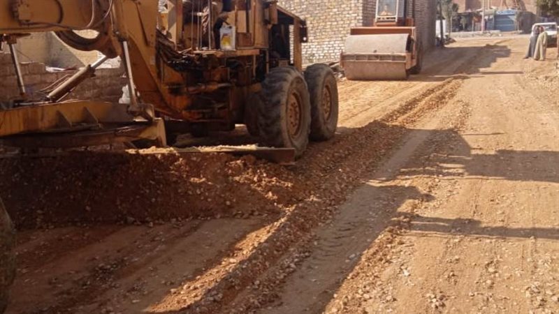 رصف الطرق بقرى بنى