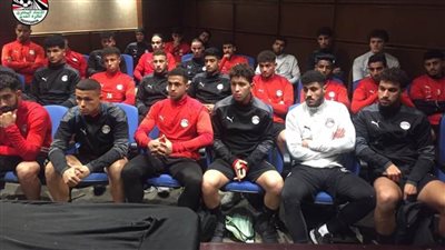 منتخب الشباب يواصل تدريباته.. ومشهور يجتمع بالجهاز الفني واللاعبين