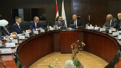 وزير النقل يبحث مع نظيره الكندي التعاون المشترك في مجالات النقل المختلفة