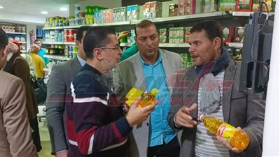 ضبط 110 أطنان أرز شعير و3 أطنان مبيدات زراعية وتحرير محاضر للمخالفين بكفر الشيخ