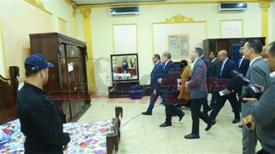 وزير التنمية المحلية ومحافظ كفر الشيخ يوزعان أجهزة عرائس على 27 عريسًا وعروسة