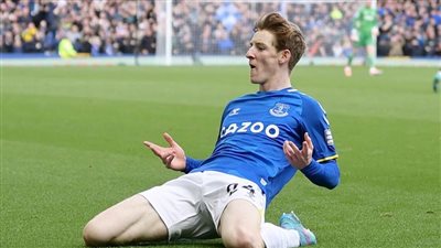 صحيفة إنجليزية: جوردون بصدد التجديد لإيفرتون بعد تخلي توتنهام وتشيلسي