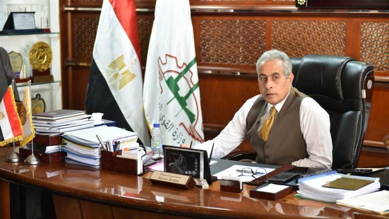 حسن شحاتة وزير القوى
