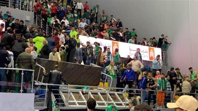 انهيار مدرج رياضي