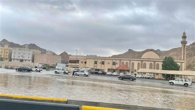 ‫تعليق الدراسة بمدارس وجامعات سعودية بسبب سوء أحوال الطقس