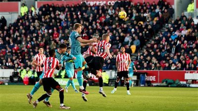 توتنهام يقلب تأخره أمام برينتفورد للتعادل 2/2 في البريميرليج