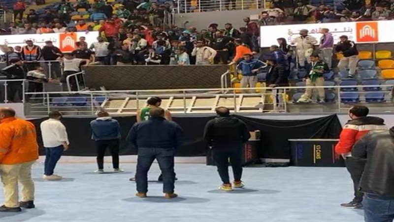 انهيار مدرج بصالة