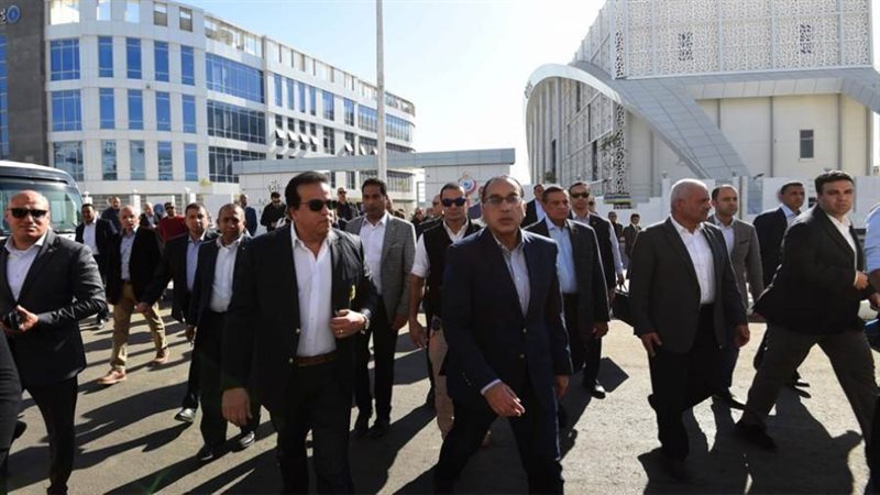 رئيس الوزراء يتفقد