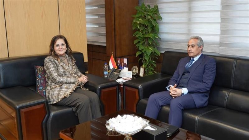 وزيرا التخطيط والقوى