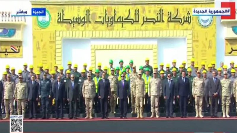 الرئيس السيسي يتوسط