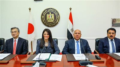 وزيرا النقل والتعاون الدولي يوقعان الشريحة الثانية من التمويل الإنمائي الميسر