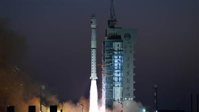 الصين ترسل قمرا صناعيا جديدا لرصد الأرض إلى الفضاء