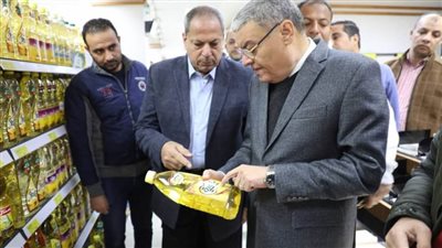 محافظ المنيا: تحرير 74 مخالفة متنوعة في جولة على الأسواق والمحلات 