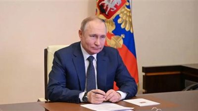 بوتين يوقع مرسومًا بحظر توريد النفط ومشتقاته إلى الدول التي فرضت سقفًا على أسعار النفط