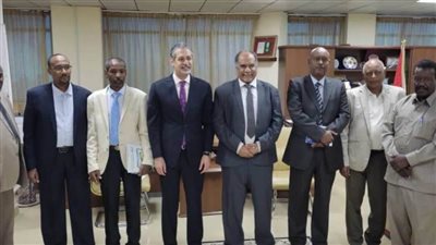 سفير مصر بالخرطوم يبحث مع وزير التعليم العالي السوداني التعاون الثنائي