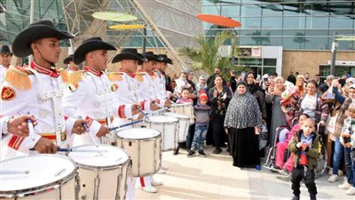 إدارة الموسيقات العسكرية تشارك في إقامة حفل لأطفال مؤسسة مستشفى سرطان 57357