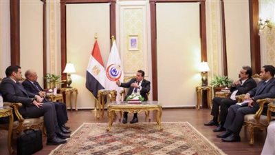 وزير الصحة يبحث مع وفد قطري التعاون وفرص الاستثمار بالمنظومة الصحية