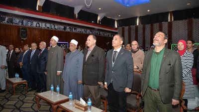 محافظ أسيوط يشهد حفل تكريم خاتمي القرآن الكريم لطلاب مدارس المحافظة ويسلم الجوائز المادية والعينية