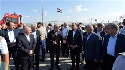 رئيس الوزراء يتفقد محطة 