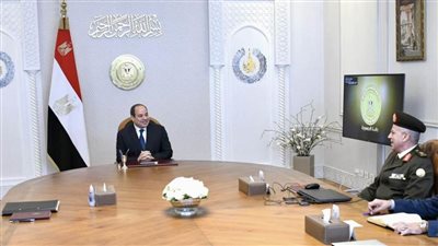 عاجل.. الرئيس السيسي يجتمع مع رئيس الهيئة الهندسية للقوات المسلحة لمتابعة مشروعات الهيئة 