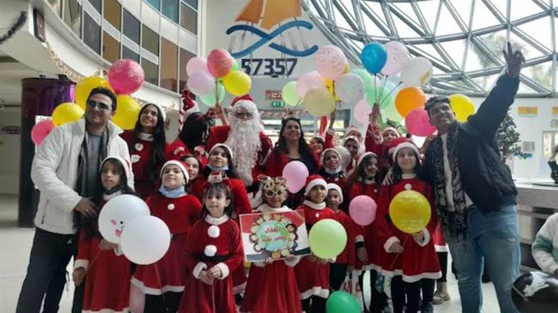 الأطفال في زي بابا