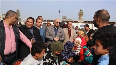 محافظ بني سويف يتفقد أنشطة الثقافة الجماهيرية بمبادرة 
