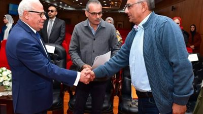 محافظ بورسعيد يبحث الاستعدادات النهائية لاستقبال سفينة LOGOS HOPE 