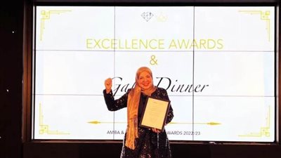 الناشرة داليا إبراهيم تحصل على جوائز 