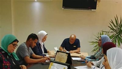 محافظ الإسكندرية يتلقى تقريرًا عن أبرز أعمال لجان حماية الطفولة