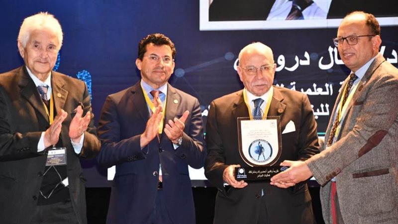 د. أشرف صبحى