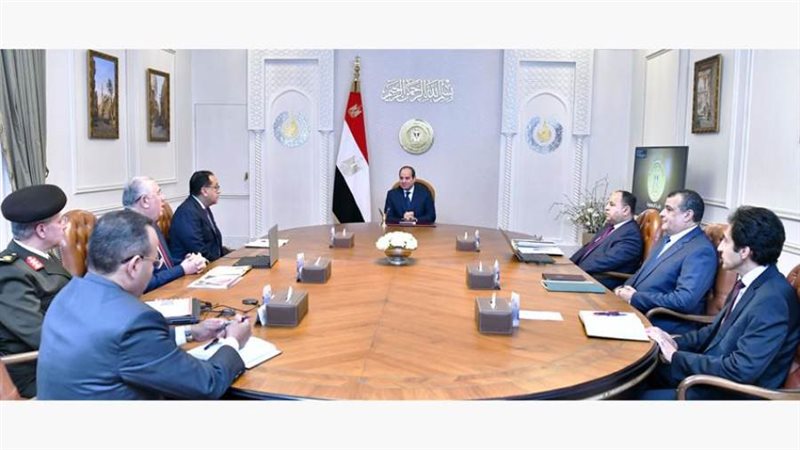 جانب من اجتماع تطوير