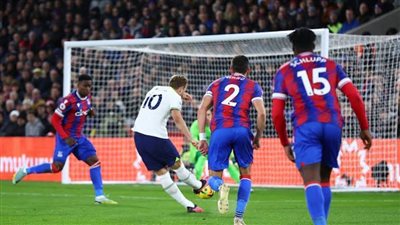 ليدز ونوتنجهام يستخدمان عامل المفاجأة وتوتنهام يفوز برباعية نظيفة في البريميرليج