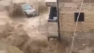 عاجل.. فيضانات وسيول على جدة والمدينة المنورة وأمطار بمكة المكرمة (فيديو)