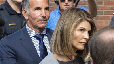 السجن ثلاث سنوات ونصف للعقل المدبّر لفضيحة الرشاوى في الجامعات الأمريكية