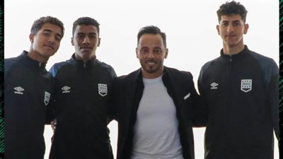 4 لاعبين من فريق 