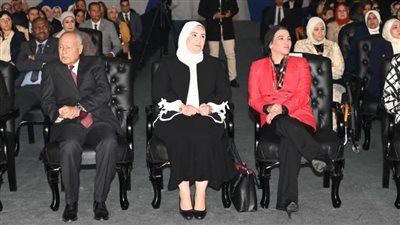 أمين عام جامعة الدول العربية ووزيرة التضامن الاجتماعي يفتتحان المعرض العربي للأسر المنتجة 