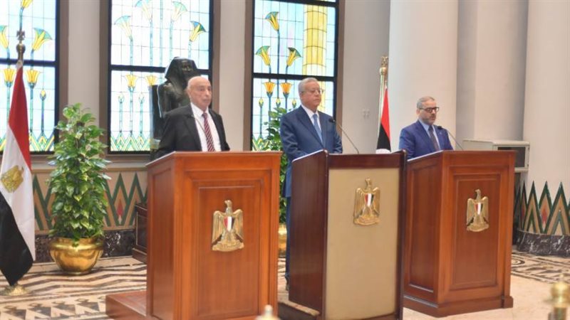 خلال المؤتمر