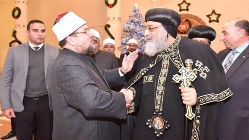 وزير الأوقاف يهنئ