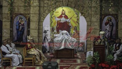 بالصور شاهد قداس عيد الميلاد المجيد في دير الأنبا سمعان الخراز