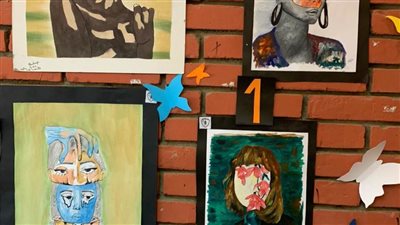 طلاب كلية الطب بسوهاج ينظمون المعرض الفني السنوي الثاني لدعم مبادرة 