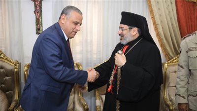 محافظ سوهاج يشارك أطفال 