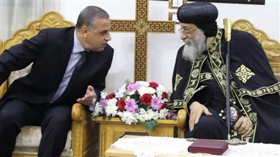 محافظ سوهاج يهنئ البابا تواضروس الثاني وجميع الأخوة الأقباط