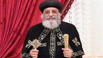 وزير قطاع الأعمال يهنئ البابا تواضروس والأقباط بعيد الميلاد المجيد